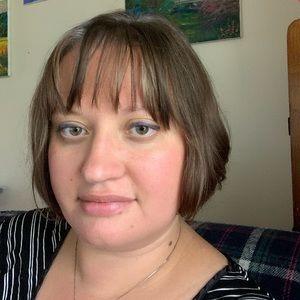 Meet your Posher, Alona